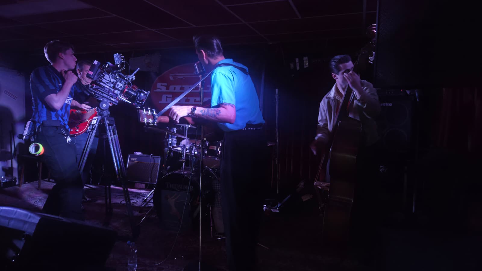 Double bass close-up 50s style