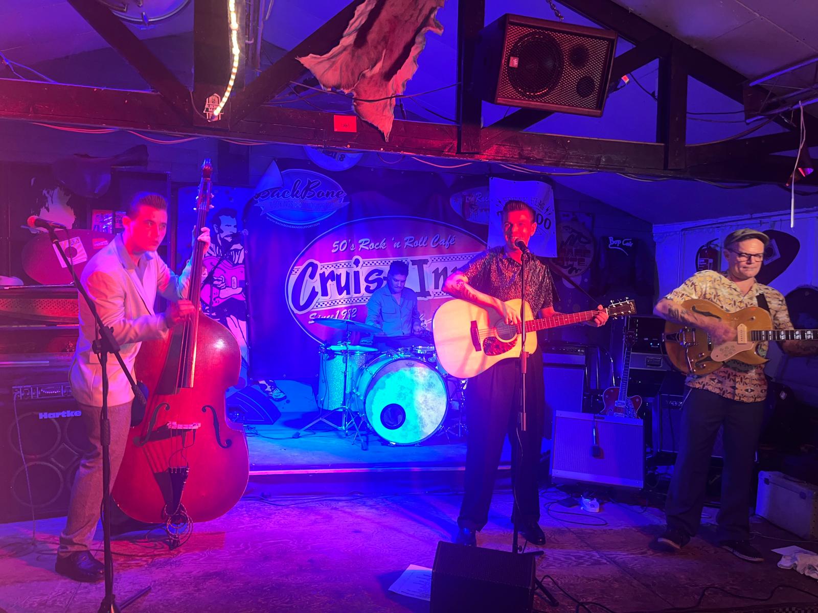 Authentic guitar solo vintage gear